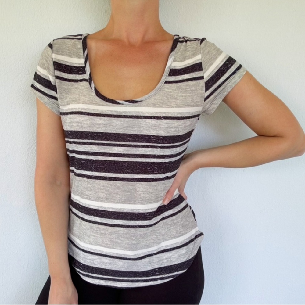 Hot Kiss black gray stripe scoop neck soft stretch short sleeve tee small/medium